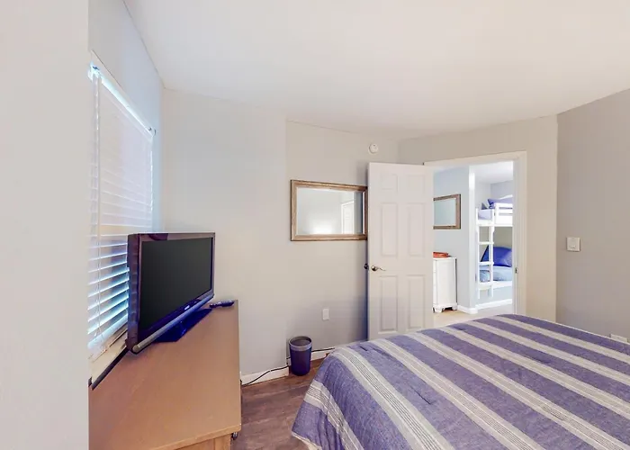 Apartment Seacrest #202 *